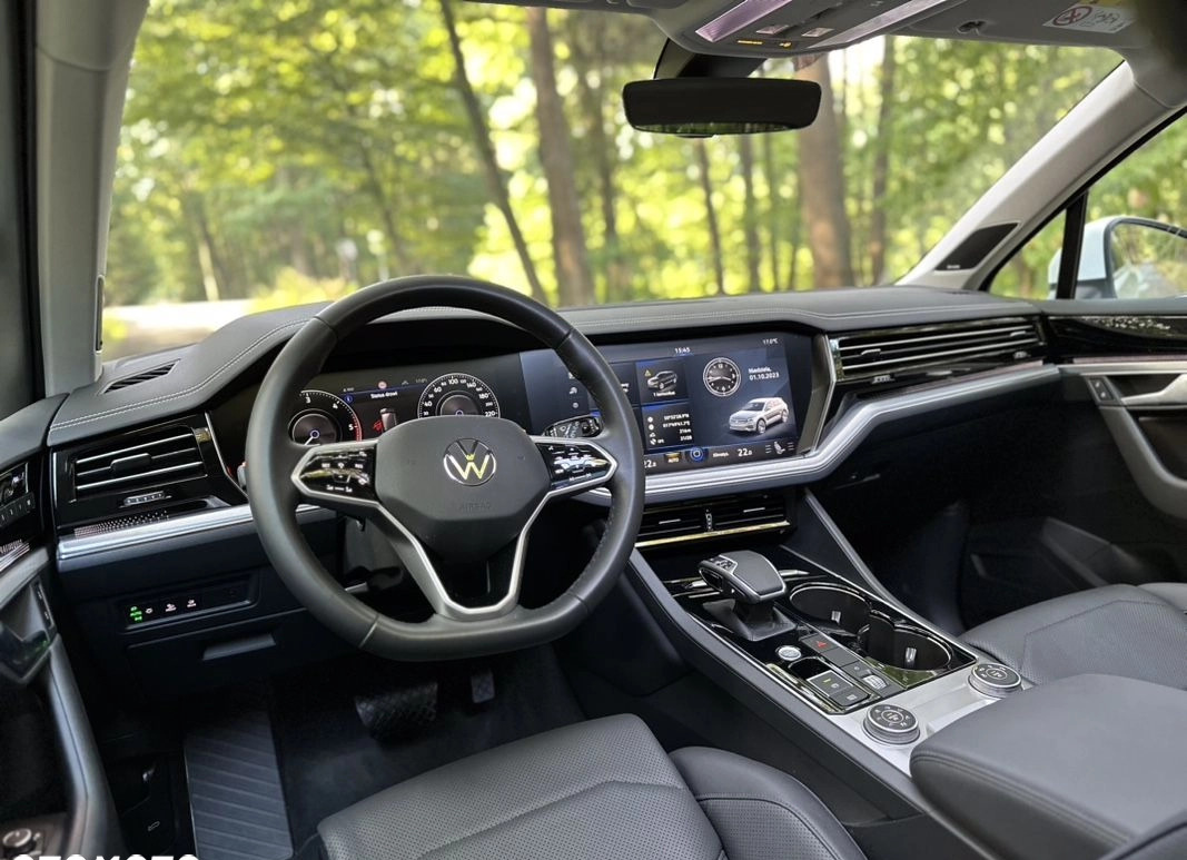 Volkswagen Touareg cena 363900 przebieg: 12000, rok produkcji 2022 z Rogoźno małe 301